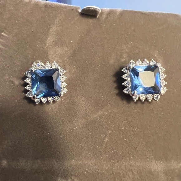 Nolan Miller Vintage Blue Square Stud Earrings - Picture 5 of 10